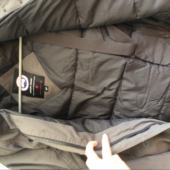 Canada Goose Parka - Picture 9 of 9